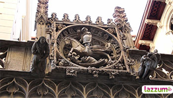 Detalle arquitectónico de estilo gótico_Barrio Gótico de Barcelona
