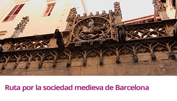 Fotografía detalle de la arquitectura medieval que envuelve la parte Gótica de Barcelona